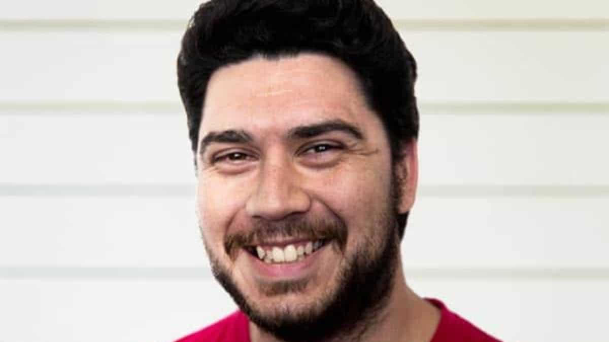 Tony Cowling software developer